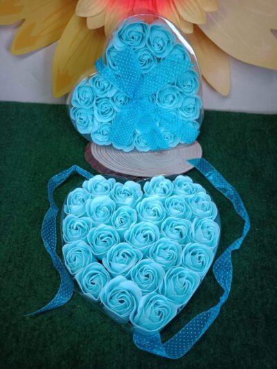 Corazón de 24 Rosas azul-jabón